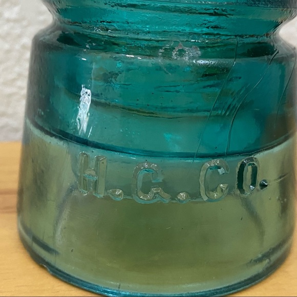 Vintage HC & Co Aqua Green Beehive Glass Insulator Marked “H” - Picture 3 of 12